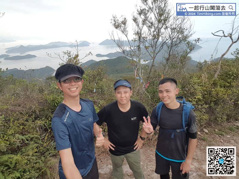 For weakness hikers, recommend to return on the same road to Hung Shek Mun Au, and back to Wu Kau Tang is the only fastest way to exit.