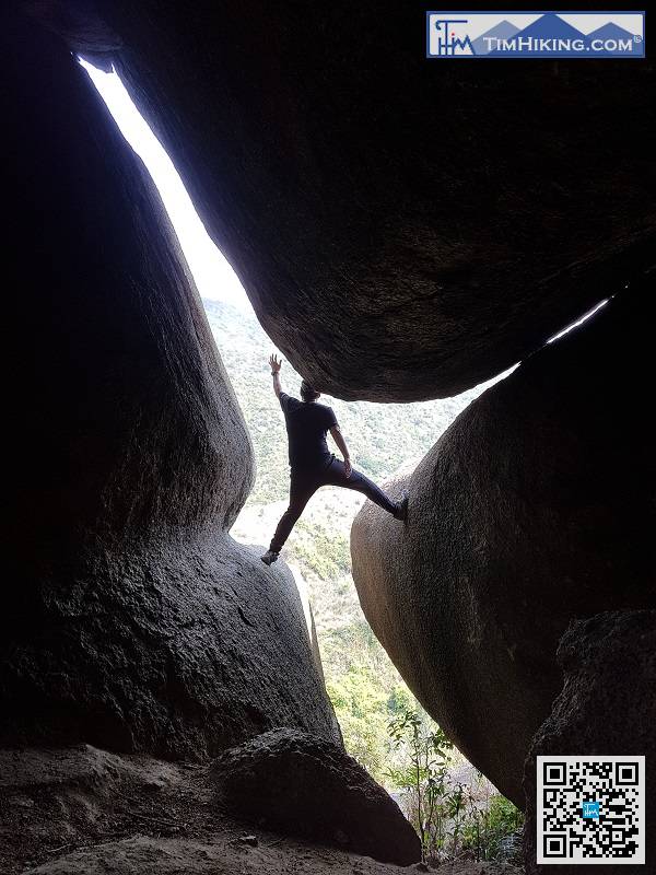 The cross is very high. If wanna climb over, it is very important to have good mountain shoes, body shape is also very important, too tall, buttocks against big rocks, the centre of gravity relationship cannot pass.