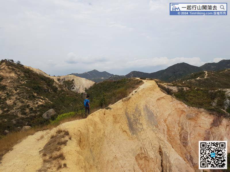 Climb to the top and continue to the northeast, that is Ching Tsung Hung Kok.