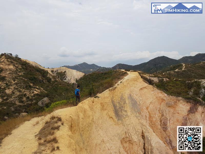 Climb to the top and continue to the northeast, that is Ching Tsung Hung Kok.