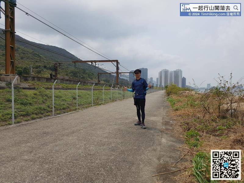  walk from Tung Chung to Pak Mong Pier via the waterfront,