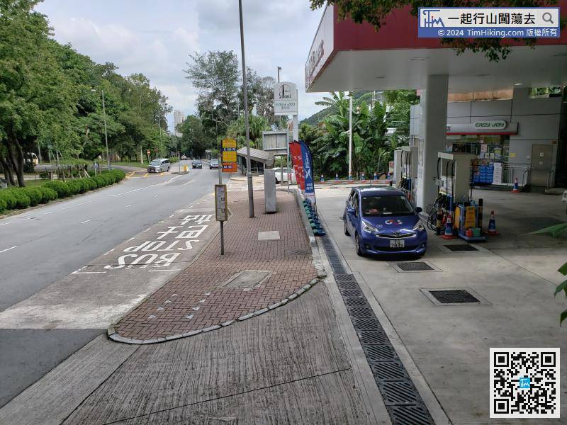 The starting point is at the petrol station near Wong Nai Chung Reservoir.