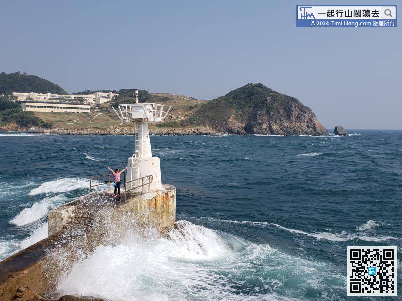 At the left end of Nam Tong Tsui, will see the Lighthouse No.184.