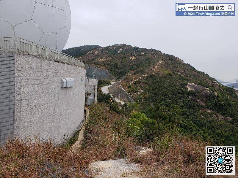 On the right side of Radar Station, can clearly see the trail going up the mountain, so follow the trail back to the road,