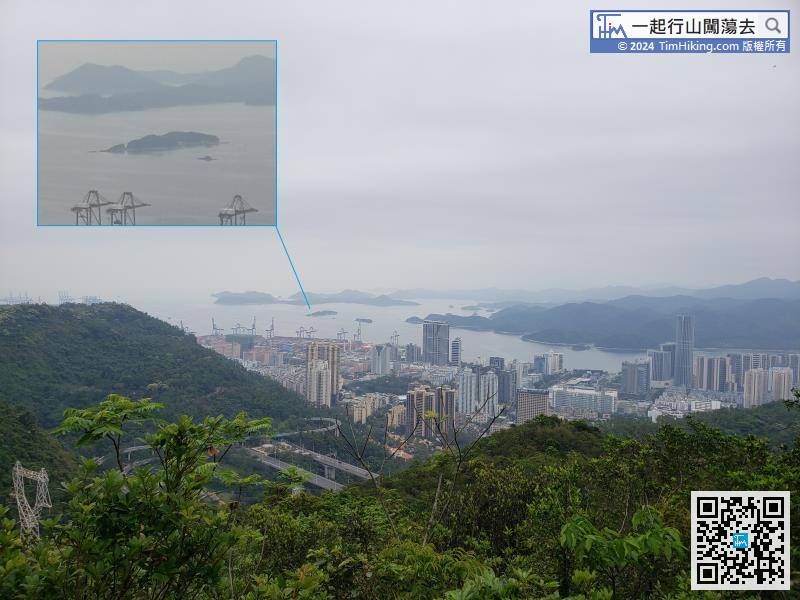 At the place of open scenery, can see YanTian Port when looking back. The opposite is Ap Chau, and behind Ap Chau is Kat O Island.