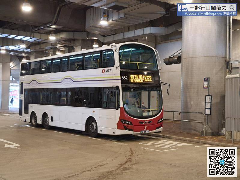 可于港铁屯门站，转乘K52巴士到达。