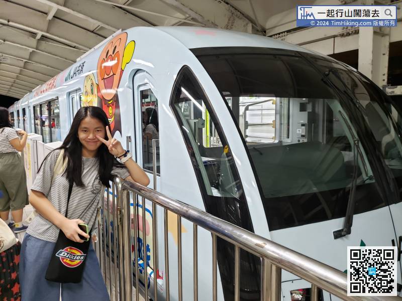 To tour in Naha city, you can use the monorail for transportation,