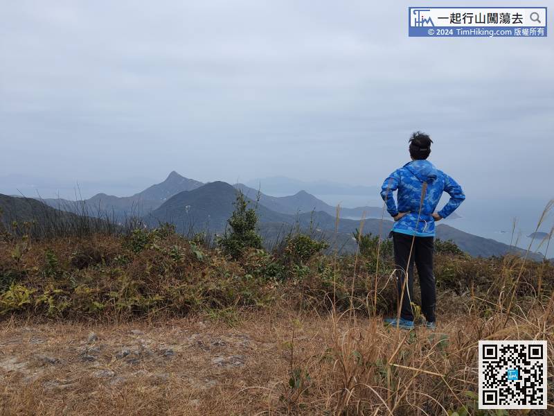 田尾山山頂並沒有標高柱，風景可望到蚺蛇尖，前方的大蚊山也好易辨認。