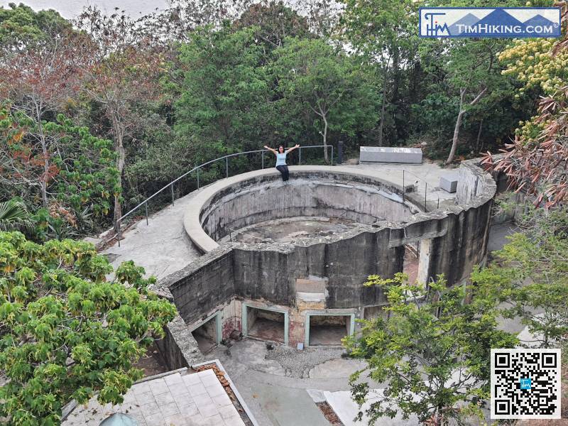 As soon as you enter the university, you can see the ruins of No.2 gun emplacement a few steps ahead.