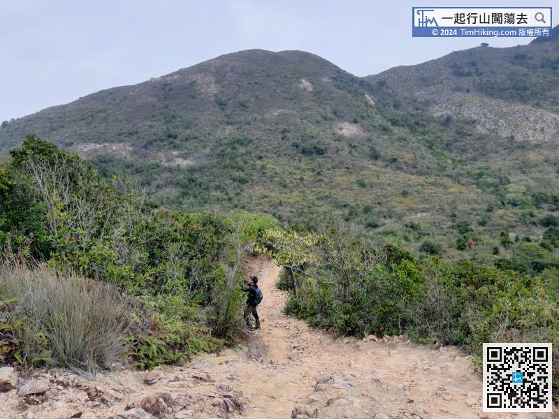 There is a section of floating sand and gravel trail down the mountain. Hikers who are not used to it should be extra careful.