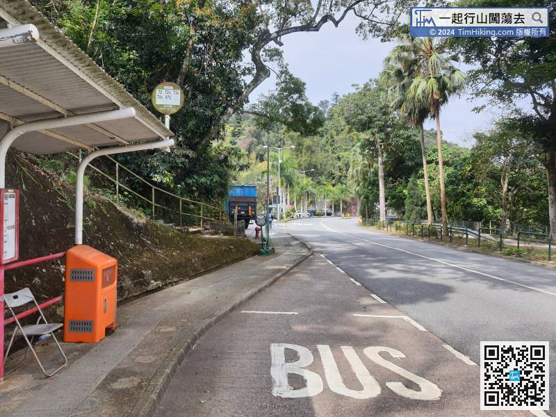 先乘車到大埔滘，乘巴士72/72A/73A/74A可於松仔園下車，