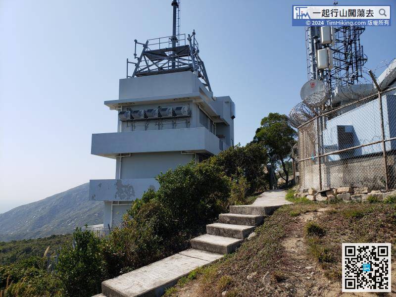 Leave from the left-hand side of the Radio Station, connect to the official mountain trail and continue.