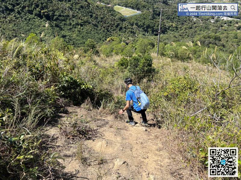 After leaving the jungle, take the most sloping mountain trail, there used to be a rope.
