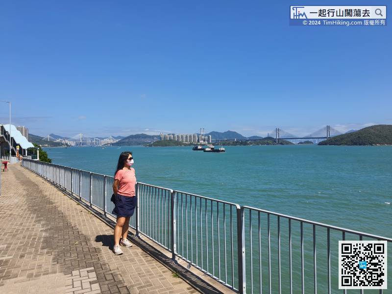From the very beginning, there is an invincible sea view, people can see the three bridges,