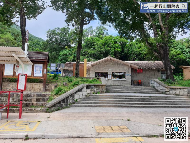 First, take any transport to Pak Tam Chung, there are buses and minibuses in Sai Kung, and there are also buses from Diamond Hill during the holiday.