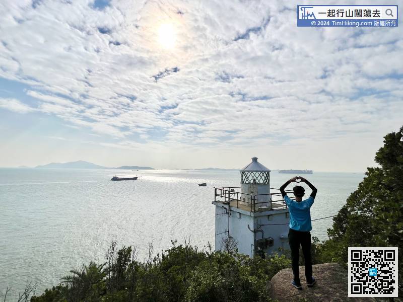 When you go to the end, you will see Fan Lau Lighthouse.