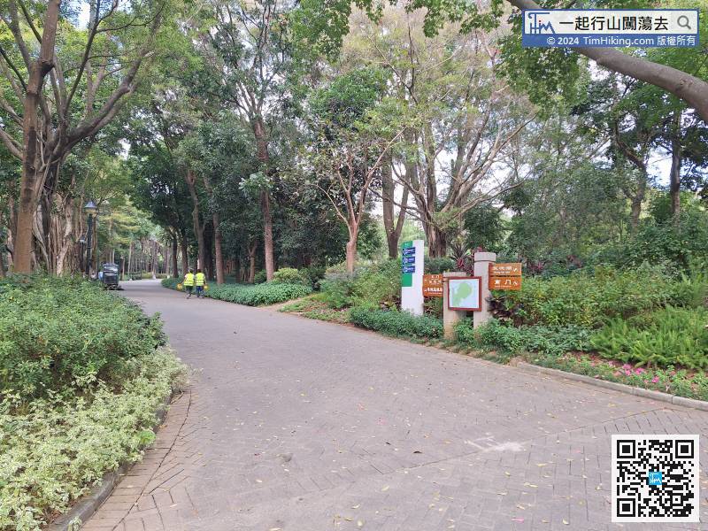 After entering BiJiaShan Park, first keep to the left.