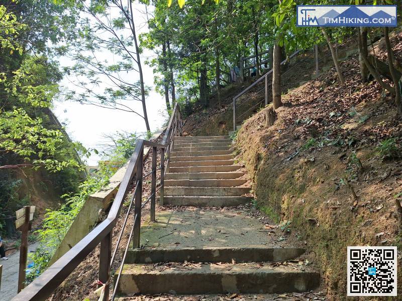 The route to the Big Yangtai Mountain Terrace is almost entirely an official hiking trail,