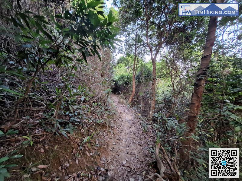 With less than two kilometers left to Xiao Yangtai, speed up your pace if it gets dark soon.