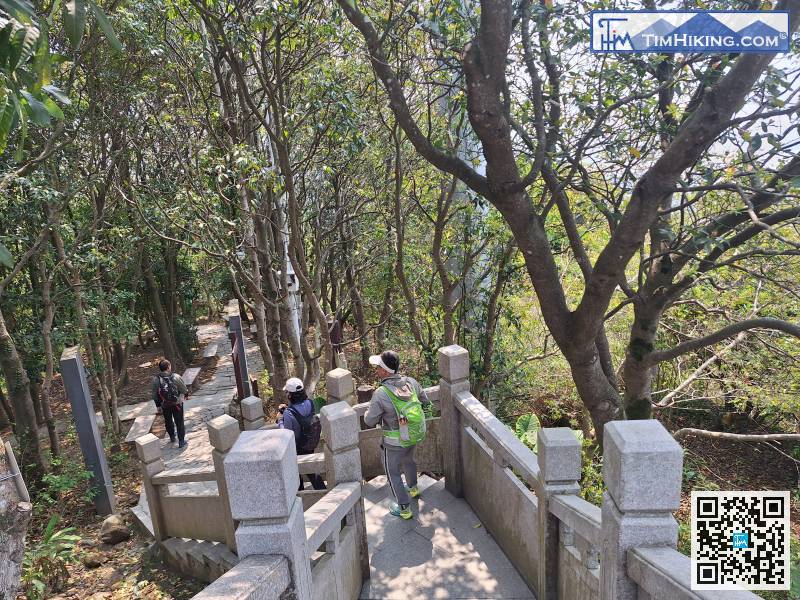 Leaving is a very narrow staircase.