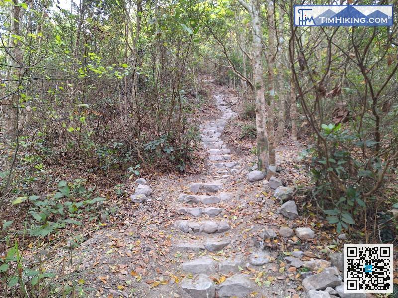 攀上钓鱼翁要有少少体力，